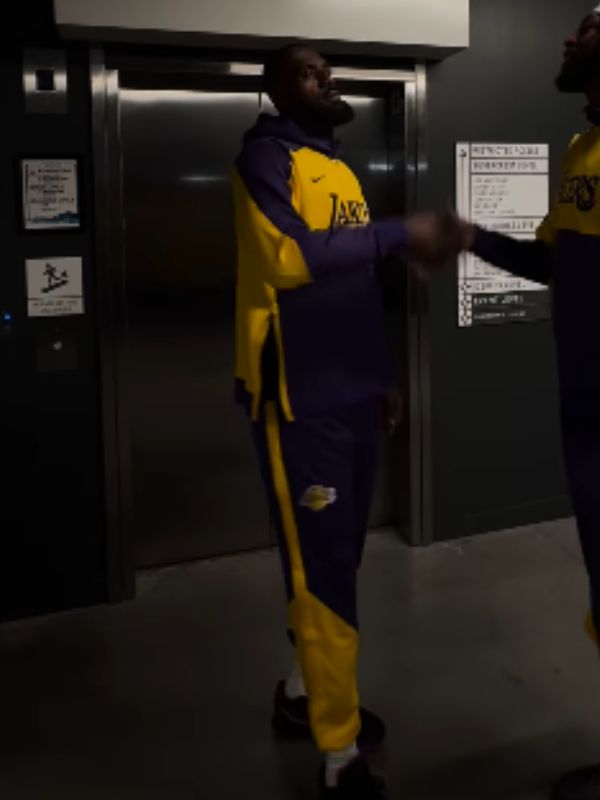 LeBron James Los Angeles Lakers Zip Up Hoodie